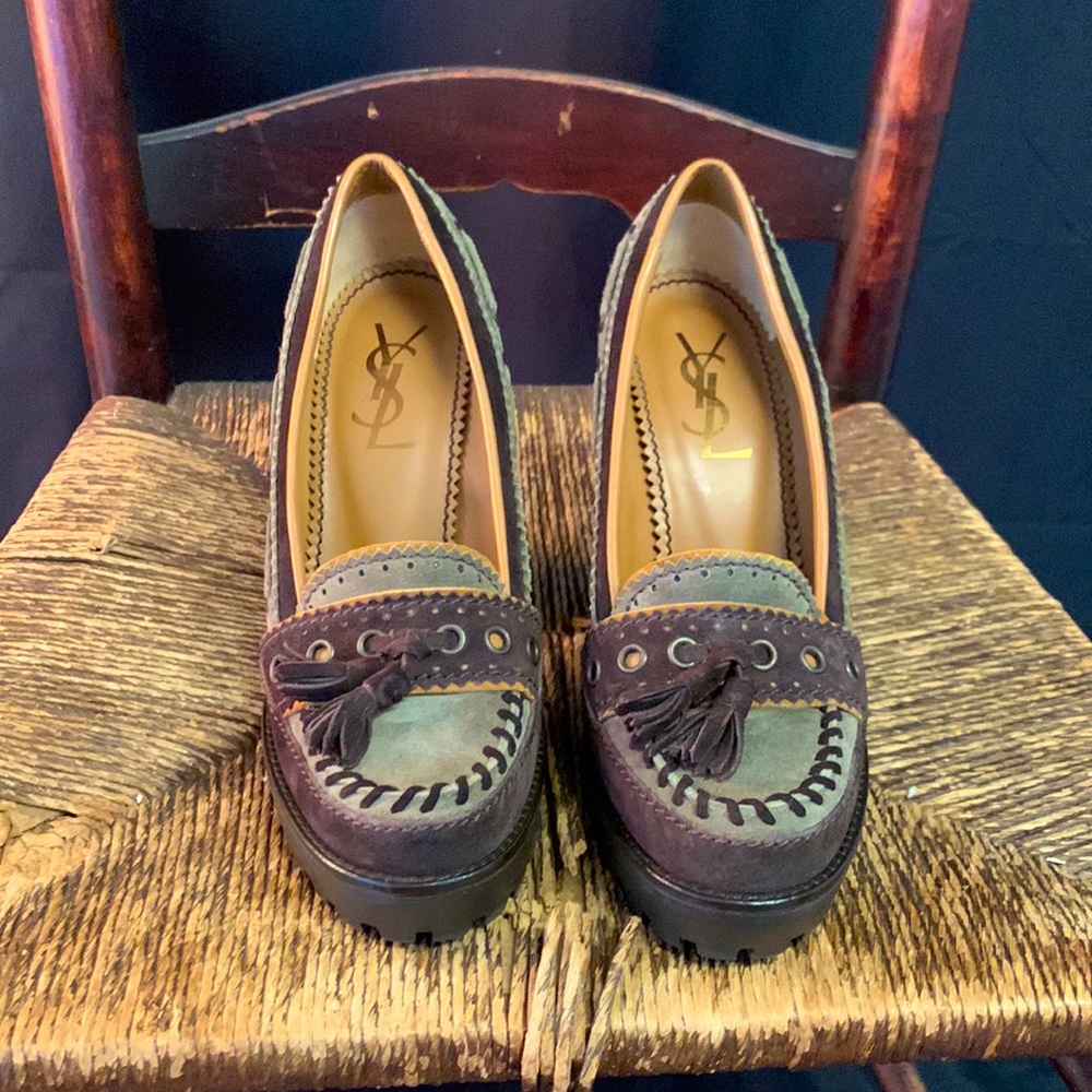 Yves Saint Laurent Diane 90 Moccasin suede pumps - Picture 2 of 6